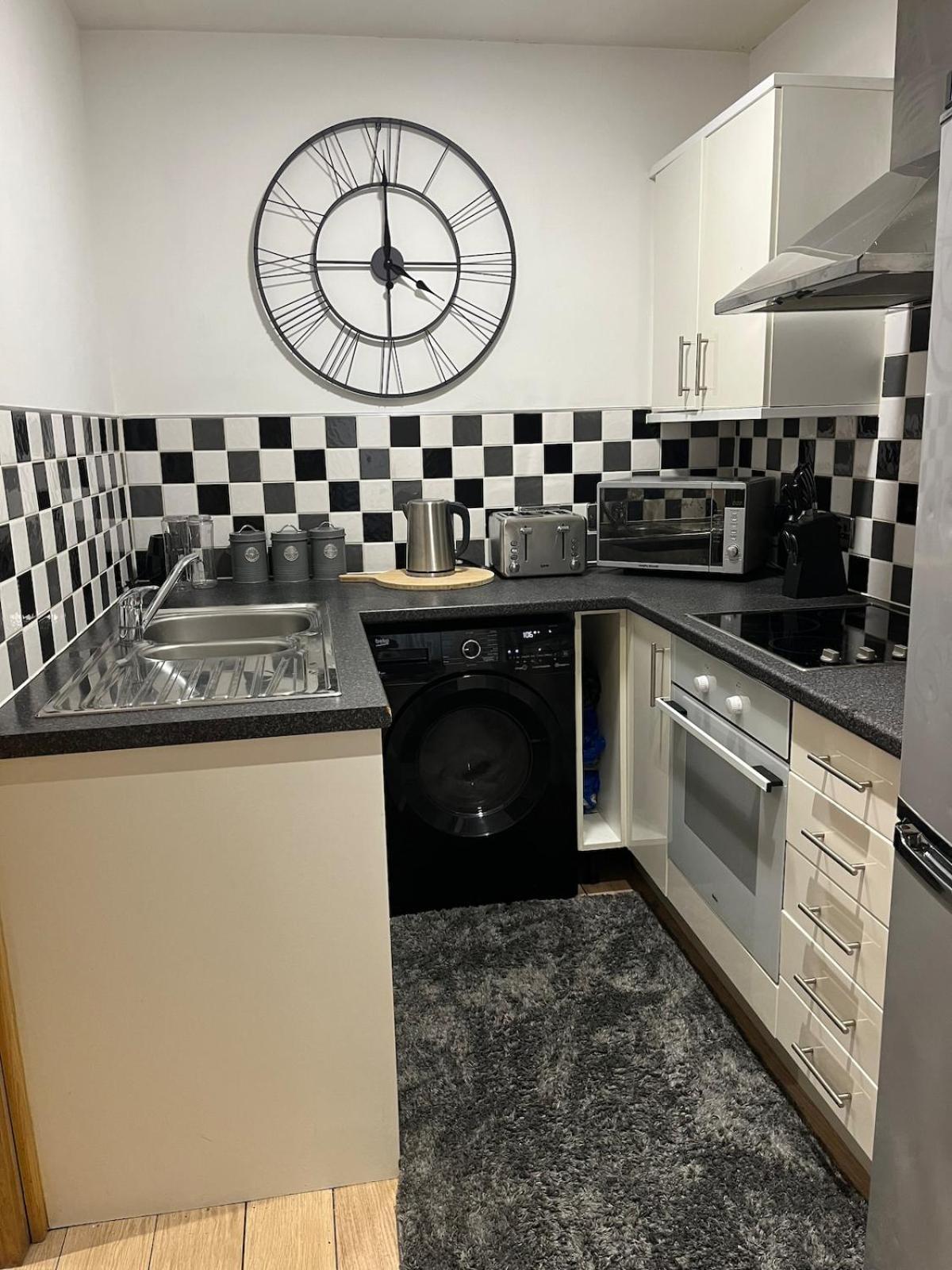 2 Bed Centre Liverpool